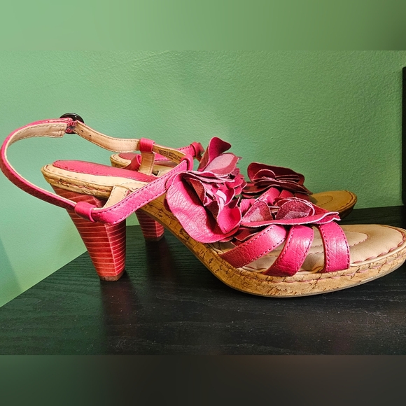 Born Crown Women’s Floral Pink Leather Sandals Women's Size 10 - Picture 7 of 13
